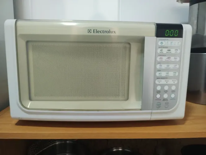 Microondas Eletrolux 30L