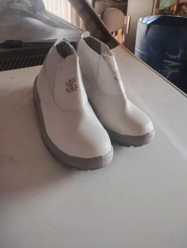 Bota branca microfibra nova número 36 e 43 