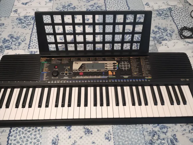 Teclado musical Yamaha PSR-B20