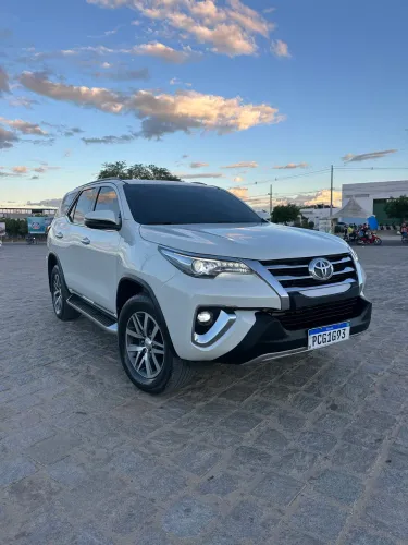 Toyota Hilux SW4 SRX 4X4 2.8 TDI 16V Dies. Aut. 2018
