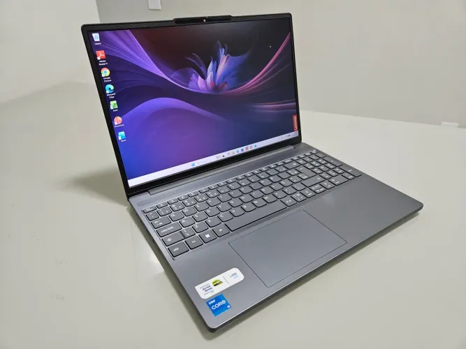 Notebook Lenovo Ideapad Slim 3 15IRH10 Core i5/ 8GB de RAM/ 512GB de SSD