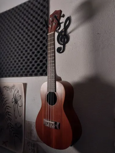 Ukulele Concert Elétrico Shelby + Bag e Acessórios
