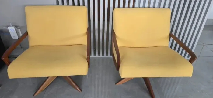 02 Poltronas giratórias na cor amarela Mod KOULA, PRIMA LINEA