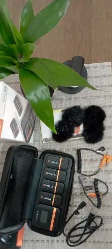 Microfone de lapela sem fio com 4 canais