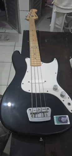 Squier Bronco bass 