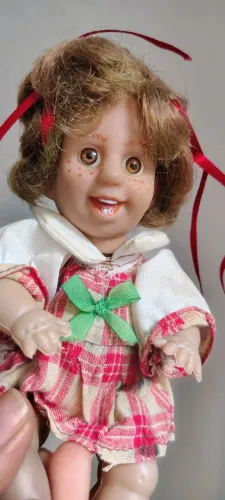 Boneca caretinha