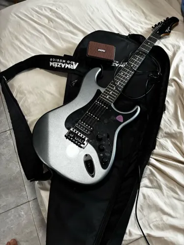 Guitarra Tagima Sixmart (Não precisa de pedaleira)