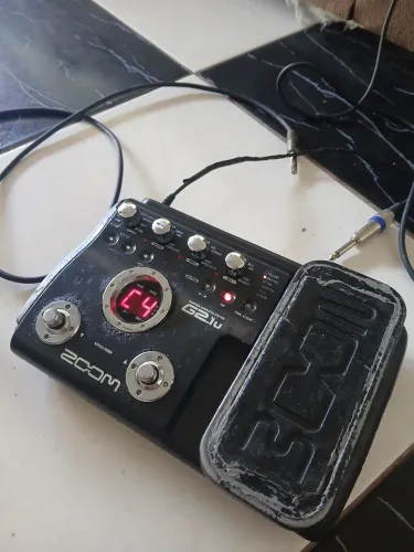 Pedaleira zoom g2