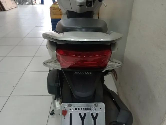 PCX Impecável.