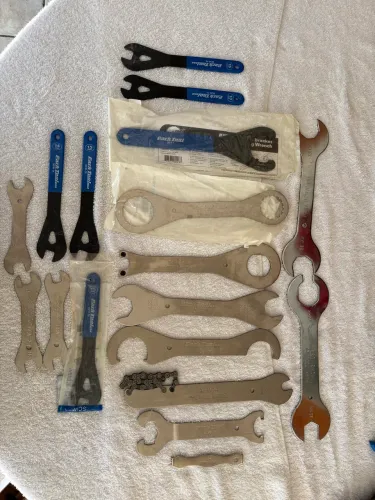 Ferramentas Novas para oficina de bike (Park tool) Valor a combinar.