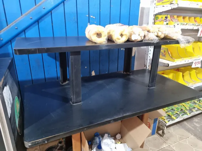 Vendo balcão de pão 