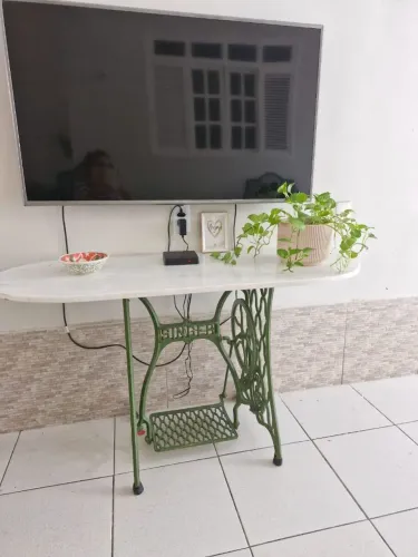 Mesa com pé singer