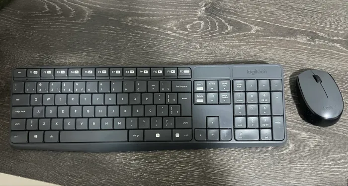 Teclado e Mouse sem fio Logitech