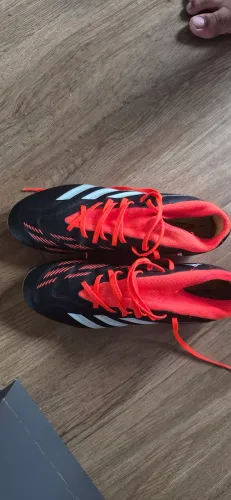 Chuteira adidas predator tamanho 43/44 de campo