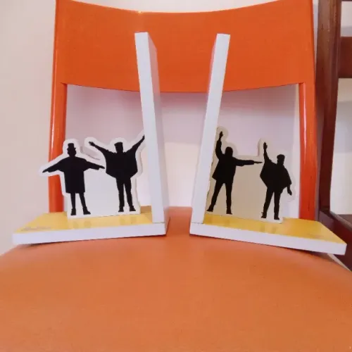 Porta livros NOVINHO tema Beatles!