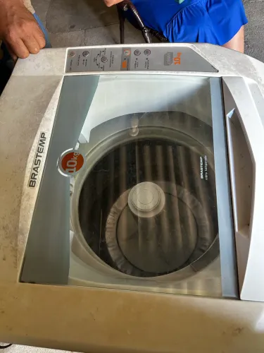 MÁQUINA DE LAVA ROUPA BRASTEMP
