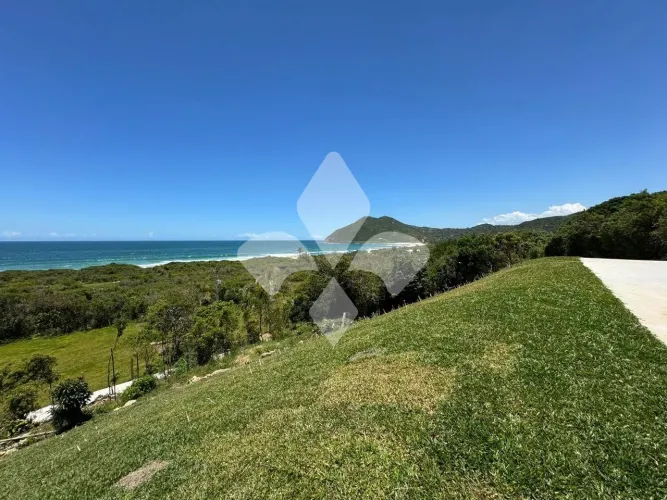 Terreno mais projeto aprovado de casa de altíssimo padrão com vista Mar na Praia do Silvei