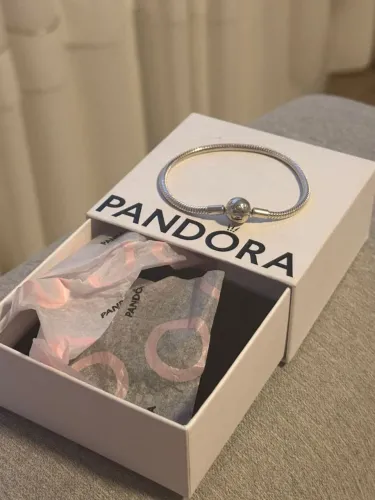 Pulseira Pandora nova