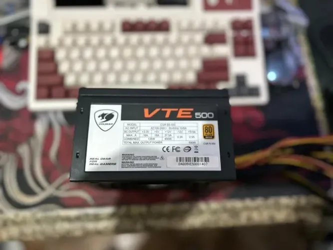 Fonte Cougar 500W 80 Plus-Praticamente nova