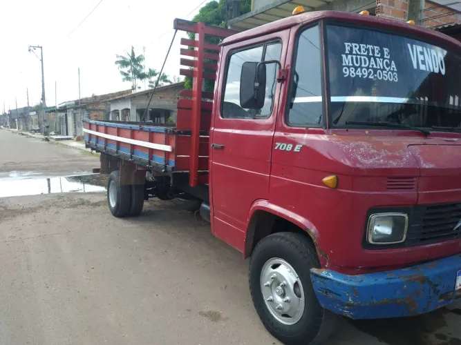 Caminhão Mercedes 708E 