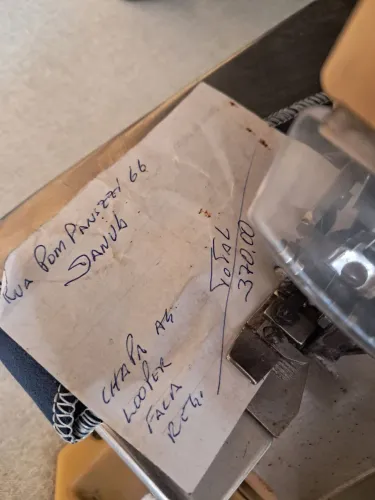 Máquina costura overloque