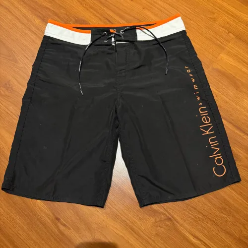 Bermuda original Calvin Klein de praia. Tam: 40
