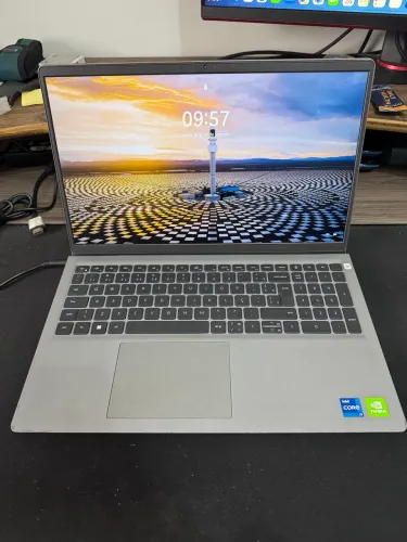 Notebook Dell Vostro 3520 i7 12ª Geração 16GB SSD 512GB