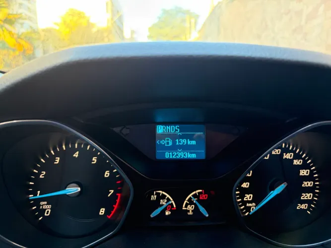 Ford Focus 1.6 S/1.6 SE Flex 16V 5P AUT 2015