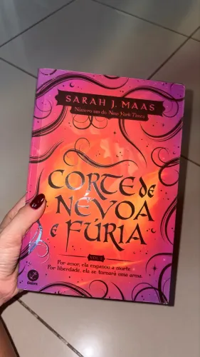 Livro Corte de Névoa e Fúria