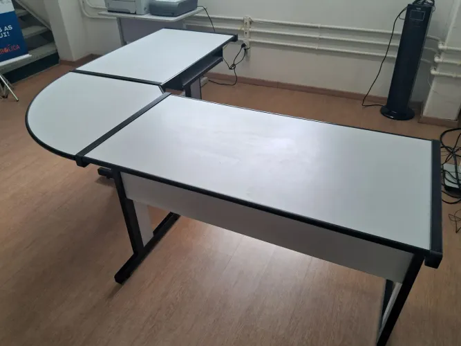 Mesa em L completa para escritório!