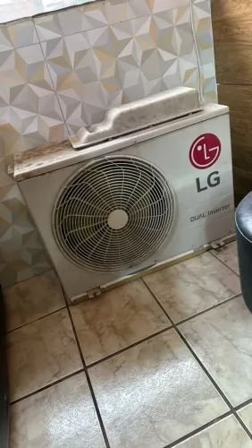 Ar condicionado dual inverter LG 18.000 Serpetina furada