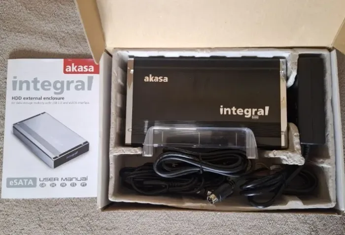Case HDD AKASA 3.5" Integral P2 IDE/SATA para E-SATA/USB 2.0