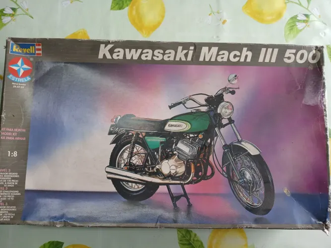 Kawasaki Mach 3 500 "Moto de brinquedo" (Item para Retirada.)
