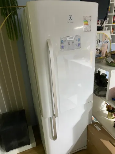 Geladeira ELETROLUX (Falta compressor) 