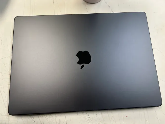 MacBook Pro 16? M4 Pro - Impecável, Sem Marcas de Uso