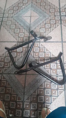 Protetor de carenagem,serve apenas para motos 150, 5 meses de uso 