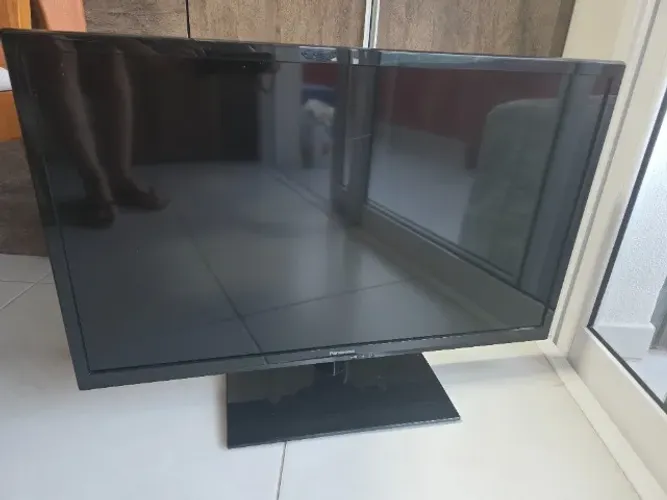 Monitor Panasonic LCD 32' bom estado 