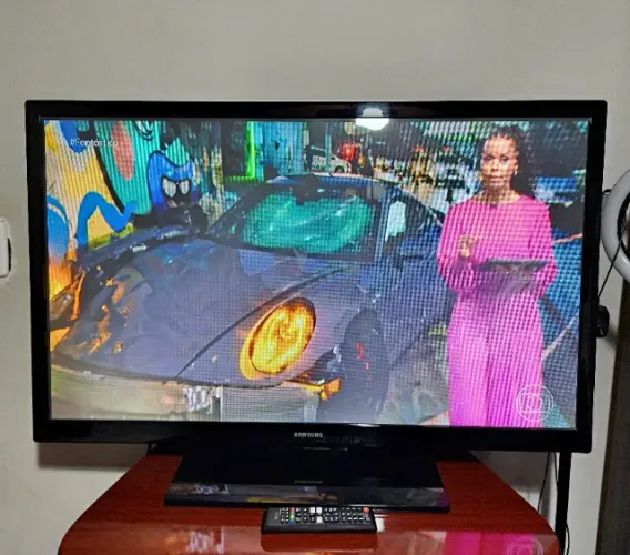 TV Samsung 43 (PN43H4000AG) - Perfeito Estado
