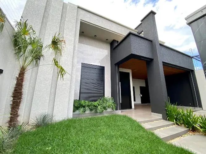 Casa com 3 suítes a venda no bairro Canadá, com piscina, espaço gourmet com churrasqueira,