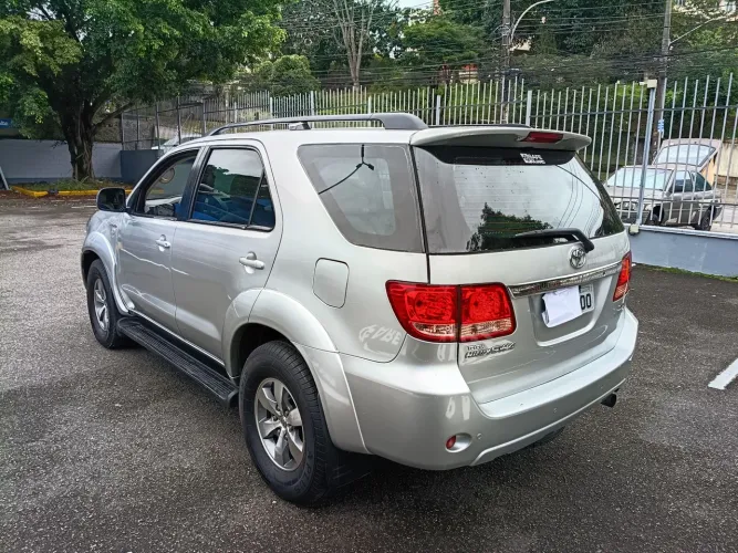 Toyota Hilux SW4 SRV D4-d 4X4 3.0 TDI Dies. AUT 2008