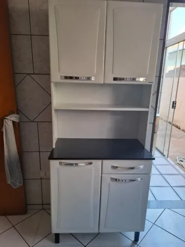 armário de cozinha em aço - Aproximadamente: 1,95 de altura; 72 cm de largura e 45 cm de p