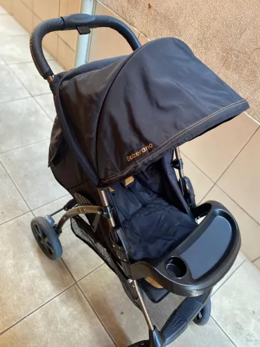 carrinho de bebê