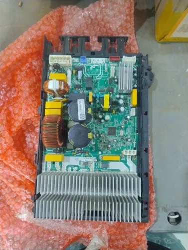 Placa do condensador tri SPLIT Midea Carrier