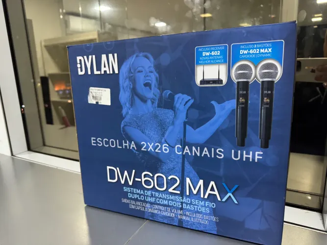 Microfone Sem Fio Duplo Dylan DW-602 MAX UHF 2 Bastões Profissional
