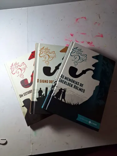 Kit três livros Sherlok Holmes seminovo em perfeito estado de preservação