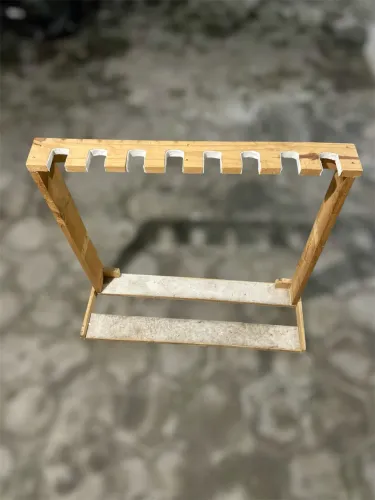 Suporte de Madeira para 8 Instrumentos.