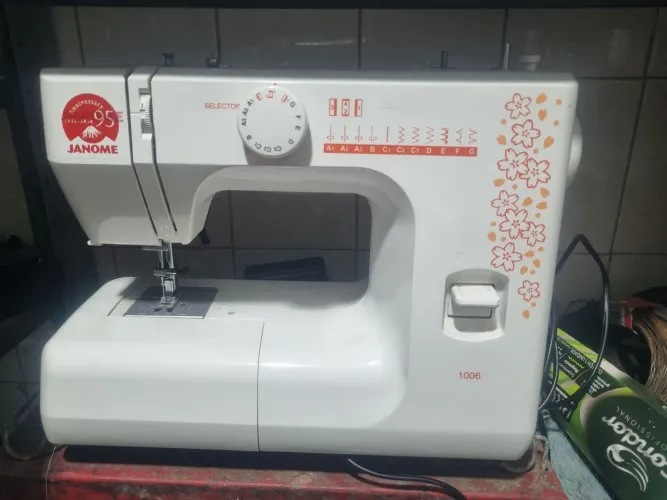 vendo máquina de costura