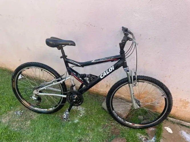 Bicicleta Caloi SK Aluminum Aro 26 (Full Suspension/Marchas) - Excelente Estado