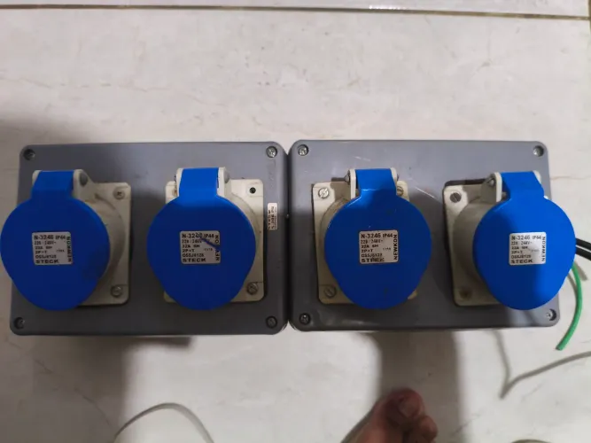 Caixa de Tomadas Industriais Steck 32A - 4 Saídas - 220/240V
