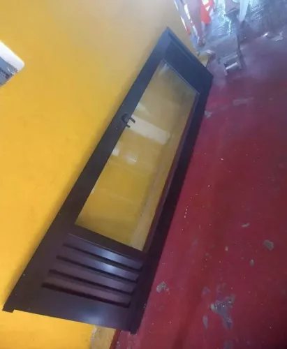 Porta panoramica preta